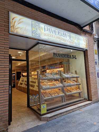 Fotografia tomada fuera de Panadería 3L La Trinidad - Panadería en Talavera de la Reina, Toledo