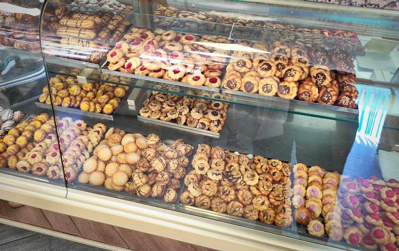 Fotografia tomada fuera de Los Grillos - Pastelería en Sotillo de la Adrada, Ávila