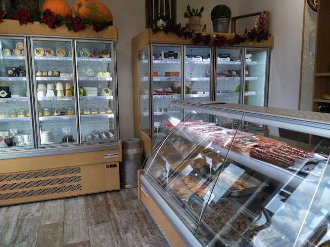 Fotografia tomada fuera de La Cocina de Arancha - Tienda de alimentación en San Juan de la Arena, Asturias