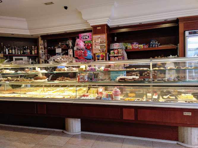 Fotografia tomada fuera de Confiteria Ros - Pastelería en Pilar de la Horadada, Alicante