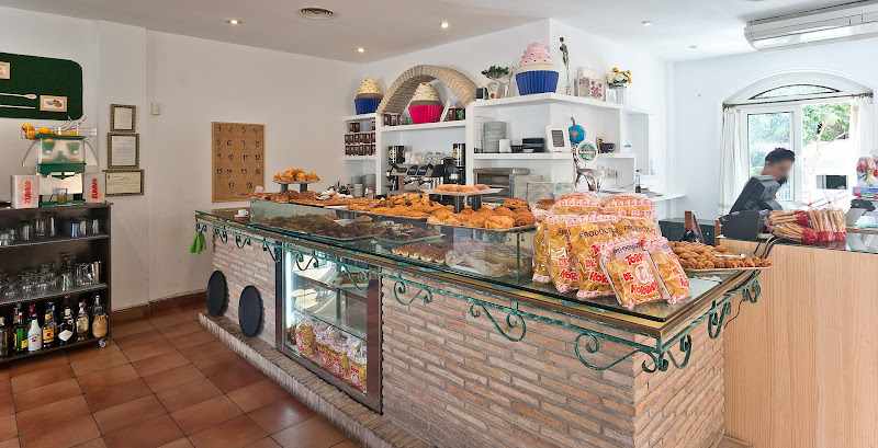 Fotografia tomada fuera de Confitería Mejías - Pastelería en Pilar de la Horadada, Alicante