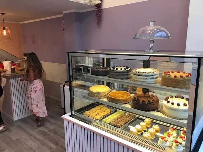 Fotografia tomada fuera de Dulzura Mia | Consell de cent - Pastelería en Barcelona, Barcelona