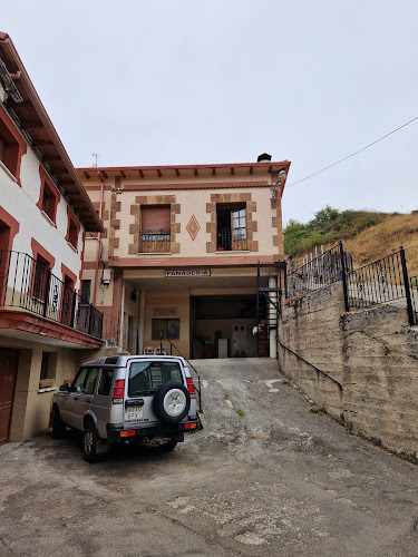 Fotografia tomada fuera de Hermanos Bustamante Sc - Panadería en Pradoluengo, Burgos