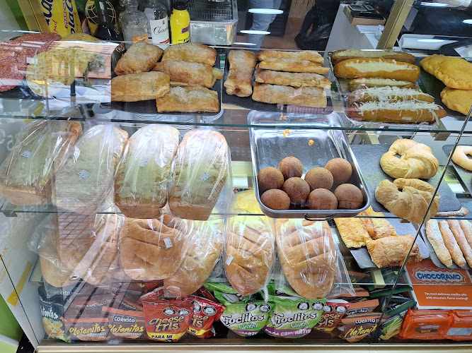 Fotografia tomada fuera de La Exquisita panadería y restaurante - restaurantes en Valencia, Valencia