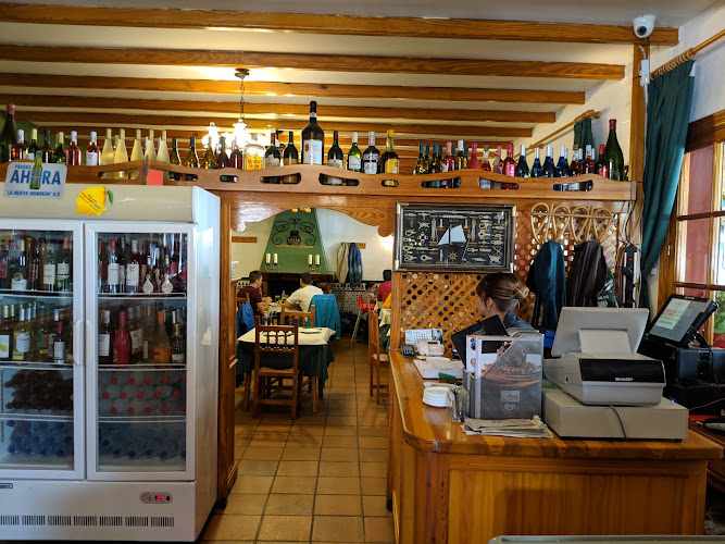 Fotografia tomada fuera de Mesón Alazor - restaurantes en Riofrío, Granada