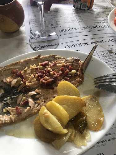 Fotografia tomada fuera de Mesón Pelaez - restaurantes en Loja, Granada
