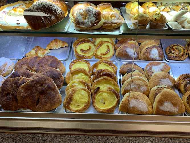 Fotografia tomada fuera de PAN IRANZO - Panadería en Requena, Valencia