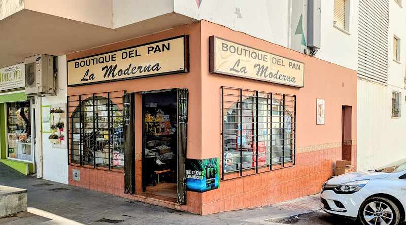Fotografia tomada fuera de Panadería la Moderna - Panadería en Estepona, Málaga