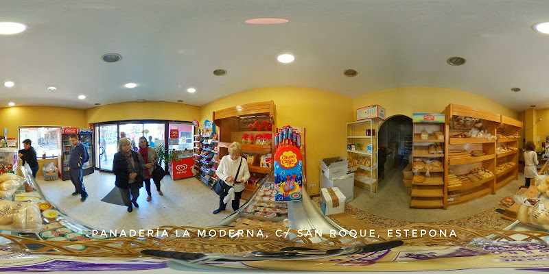 Fotografia tomada fuera de Panadería La Moderna - Panadería en Estepona, Málaga