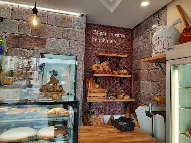 Fotografia tomada fuera de O Forno dos Clérigos - Panadería en Baiona, Pontevedra