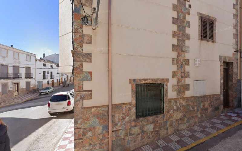 Fotografia tomada fuera de Panaderia La Española - Panadería en Cabra del Santo Cristo, Jaén
