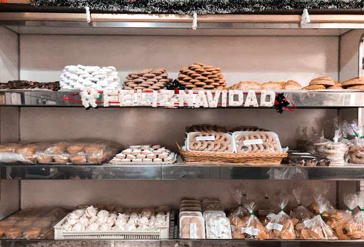 Fotografia tomada fuera de Horno De La Calle Arriba - Panadería en Doña Mencía, Córdoba