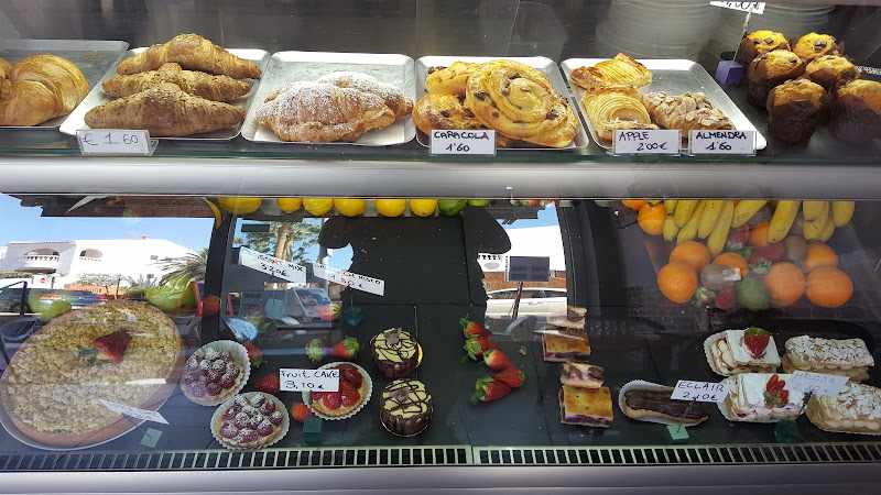 Fotografia tomada fuera de IL DOLCETTO pasteleria & cafetaria - cafeterías en Callao Salvaje, Santa Cruz de Tenerife