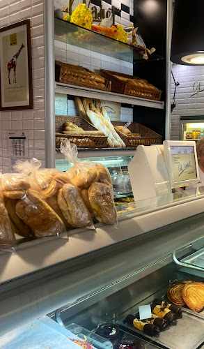 Fotografia tomada fuera de Cal Nasiet - Pastelería en Campdevànol, Girona