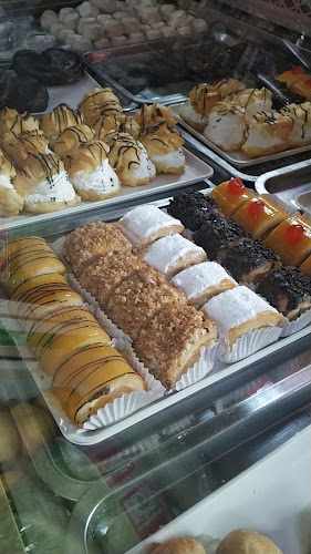 Fotografia tomada fuera de Panadería Pastelería San Isidro - Panadería en Navalcarnero, Madrid