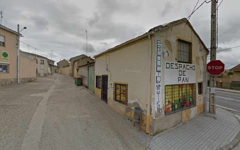Fotografia tomada fuera de Supermercado Coviran - el chico de Sixto - Supermercado en Villaveza del Agua, Zamora