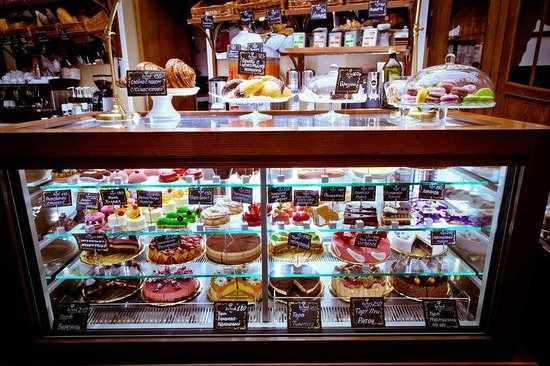 Fotografia tomada fuera de pastelería Tyree - Pastelería en Madrid, Madrid