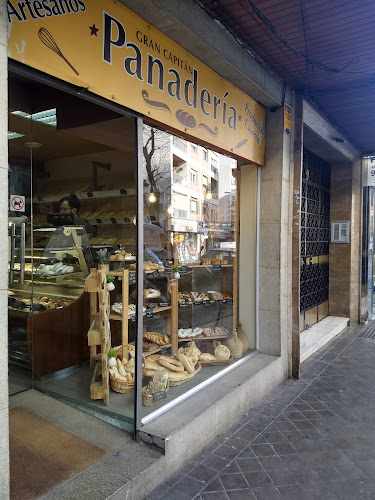 Fotografia tomada fuera de Panadería Gran Capitán - Panadería en Granada, Granada