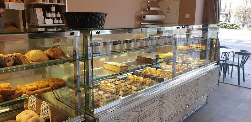 Fotografia tomada fuera de Artesanos de Granada Camino de Ronda - cafeterías en Granada, Granada