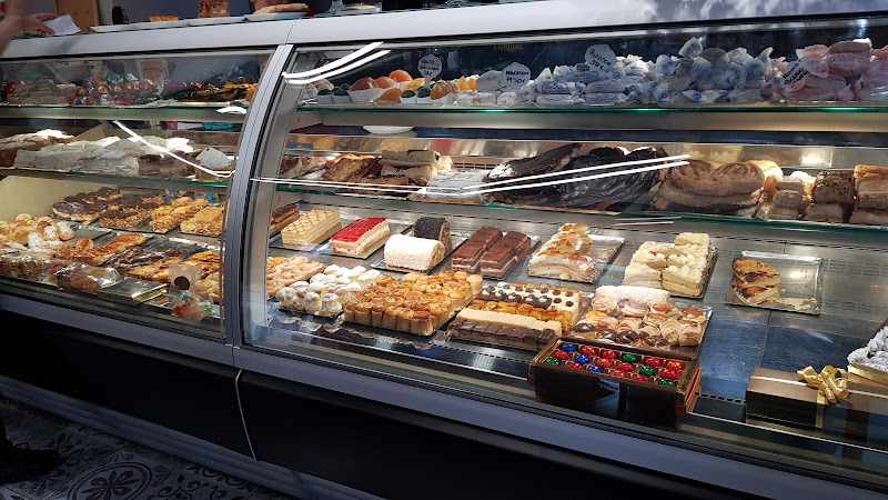 Fotografia tomada fuera de Pastelería El Sol - Pastelería en Granada, Granada