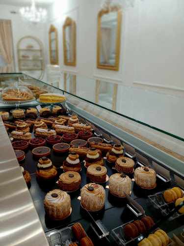 Fotografia tomada fuera de La Pâtisserie de Paris - Pastelería francesa en Granada, Granada