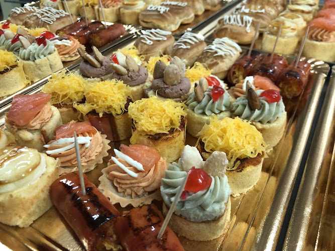 Fotografia tomada fuera de Obrador hermanos Ferrer - Pastelería en Granada, Granada