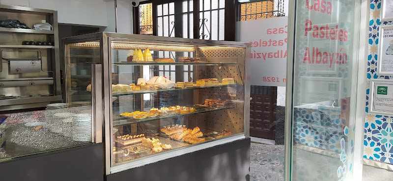 Fotografia tomada fuera de Casa Pasteles Albayzin - Cake shop en Granada, Granada