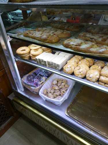 Fotografia tomada fuera de Mercedes - Panadería en Granada, Granada