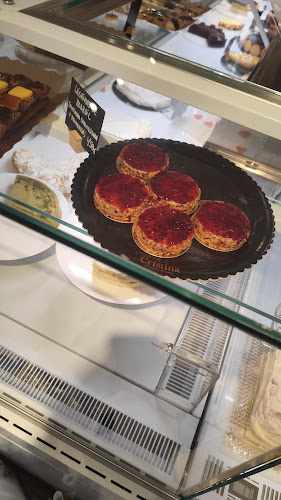 Fotografia tomada fuera de Tartas Cristina · Pastelería Artesana - Pastelería en Granada, Granada