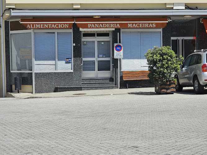 Fotografia tomada fuera de Alimentacion Panaderia Maceiras - Panadería en A Laracha, A Coruña