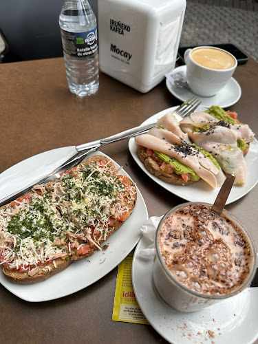 Fotografia tomada fuera de Candy Cafeteria y Panaderia - cafeterías en Pasaia, Guipúzcoa