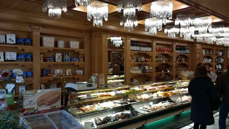 Fotografia tomada fuera de Pastelería Muñoz Iselma - Pastelería en Ávila, Ávila
