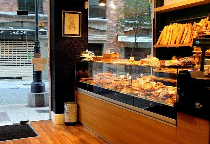 Fotografia tomada fuera de Casadiella & Cafe - Panadería en Oviedo, Asturias