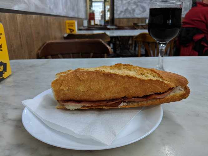 Fotografia tomada fuera de César Díaz - cafeterías en Òrrius, Barcelona