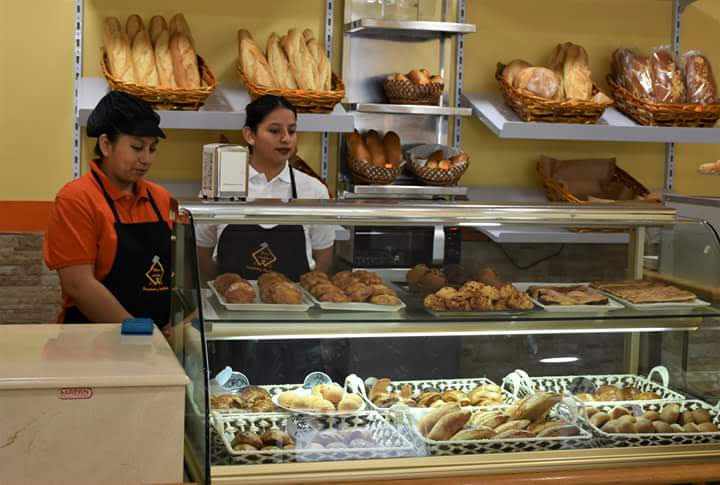 Fotografia tomada fuera de Buena Amistad - Panadería y Confitería Latina - Panadería en Murcia, Murcia