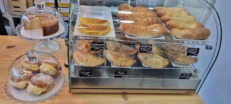 Fotografia tomada fuera de Ricca - Pastelería en Murcia, Murcia