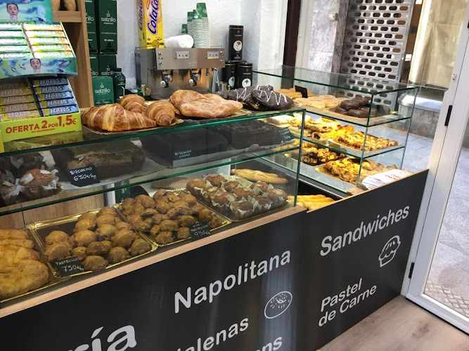 Fotografia tomada fuera de Panaderia Chelo ( La Corvereña) - Panadería en Murcia, Murcia