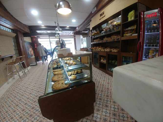 Fotografia tomada fuera de Iglesias Panadería - Panadería en Moaña, Pontevedra