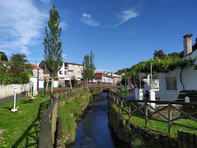 Fotografia tomada fuera de Iglesias O Seixo - Panadería en Seixo, A Coruña