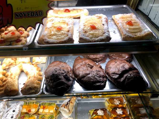 Fotografia tomada fuera de Pastelería Las Dos Mm - Pastelería en Íllora, Granada