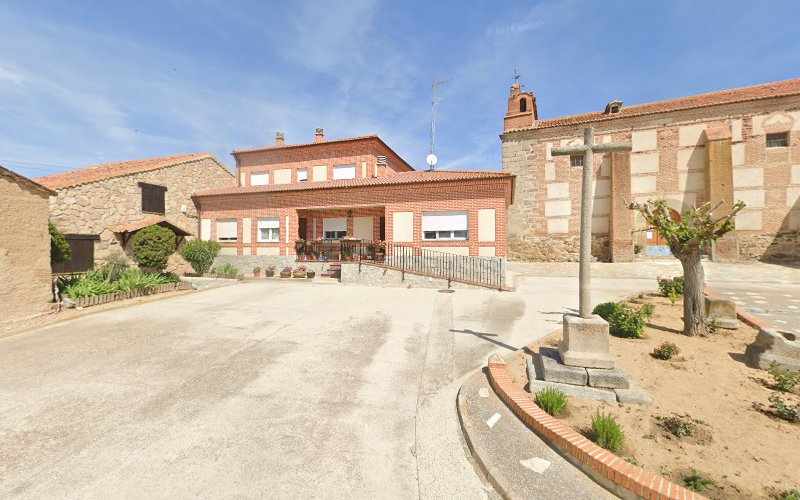 Fotografia tomada fuera de Panadería Sánchez - Panadería en Santo Tomé de Zabarcos, Ávila