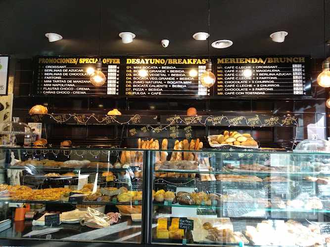 Fotografia tomada fuera de Panadería Cafetería Audrey - Panadería en Madrid, Madrid