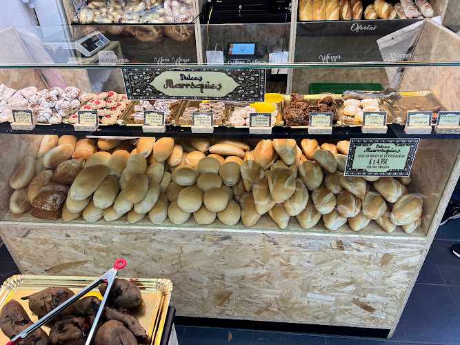 Fotografia tomada fuera de El Delfín del Río Panadería - Panadería en Huelva, Huelva