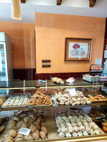 Fotografia tomada fuera de J.M Pallarés - Panadería en Morella, Castellón