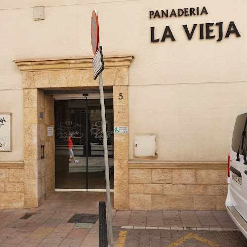 Fotografia tomada fuera de La Vieja Tahona S.L - Fabricante de alimentos en Alcázar de San Juan, Guadalajara