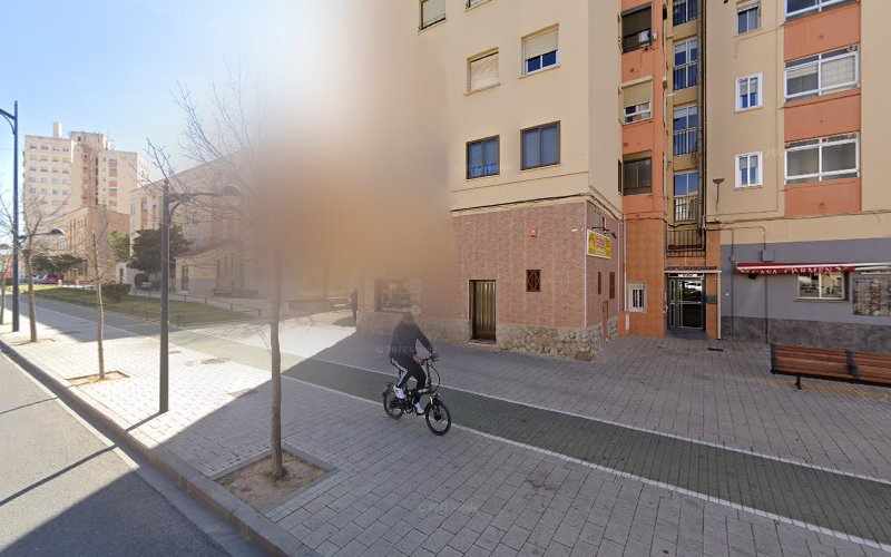 Fotografia tomada fuera de Panaderia Isabel - Panadería en Albacete, Albacete