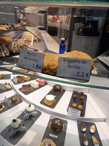 Fotografia tomada fuera de Lizama - Pastelería en Madrid, Madrid