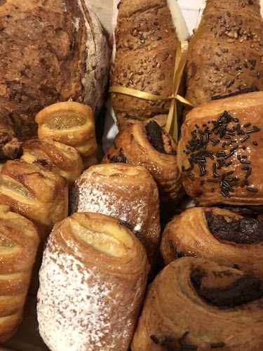 Fotografia tomada fuera de El Rincón de Athenea - Panadería en Zaragoza, Zaragoza