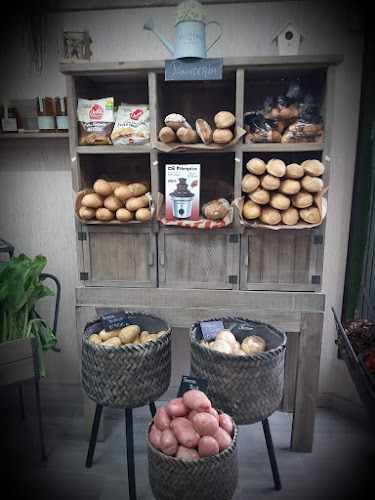 Fotografia tomada fuera de Karim El Chaflán del Oliver FRUTAS Y VERDURA - Frutería en Zaragoza, Zaragoza