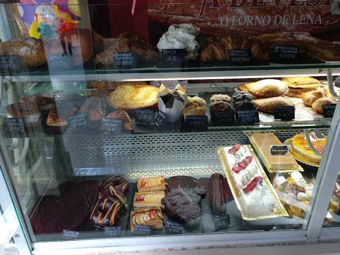 Fotografia tomada fuera de Panadería A Devesa S.L. Benito Corbal - Panadería en Pontevedra, Pontevedra